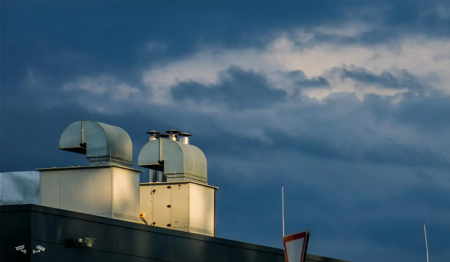 Extractores de aire instalados en operación